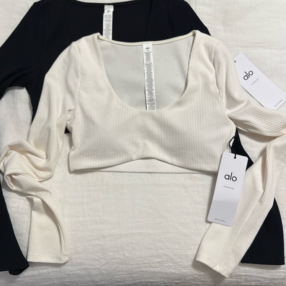 2 ALO Yoga Ribbed Defined Long Sleeve Bra Crop Tops - Picture 5 of 5